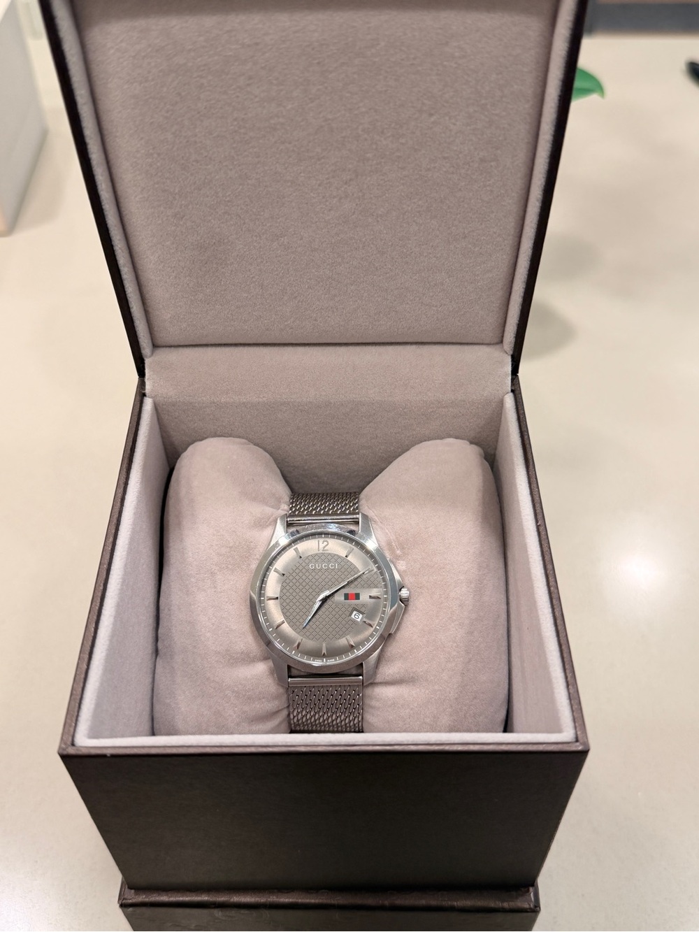 Gucci G-Timeless Watch (126.3) with Grey Dial and Mesh Silver Band